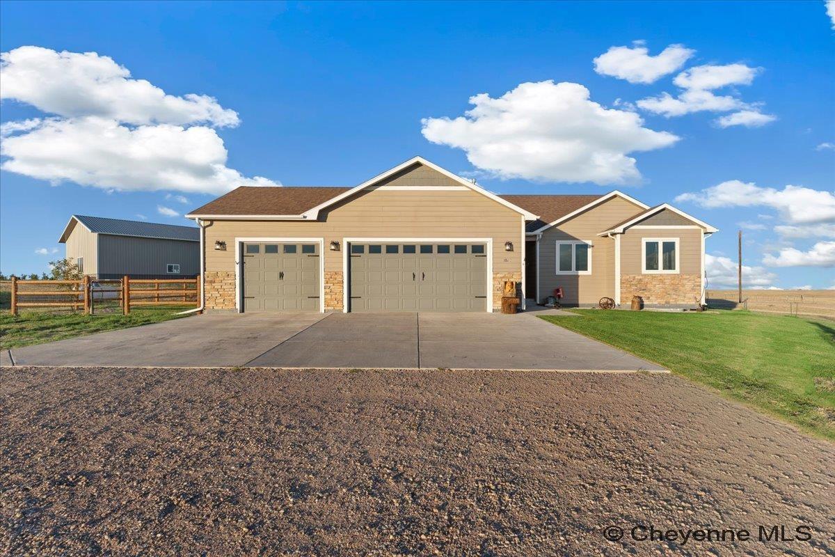 1082 Blue Mtn Rd — photo