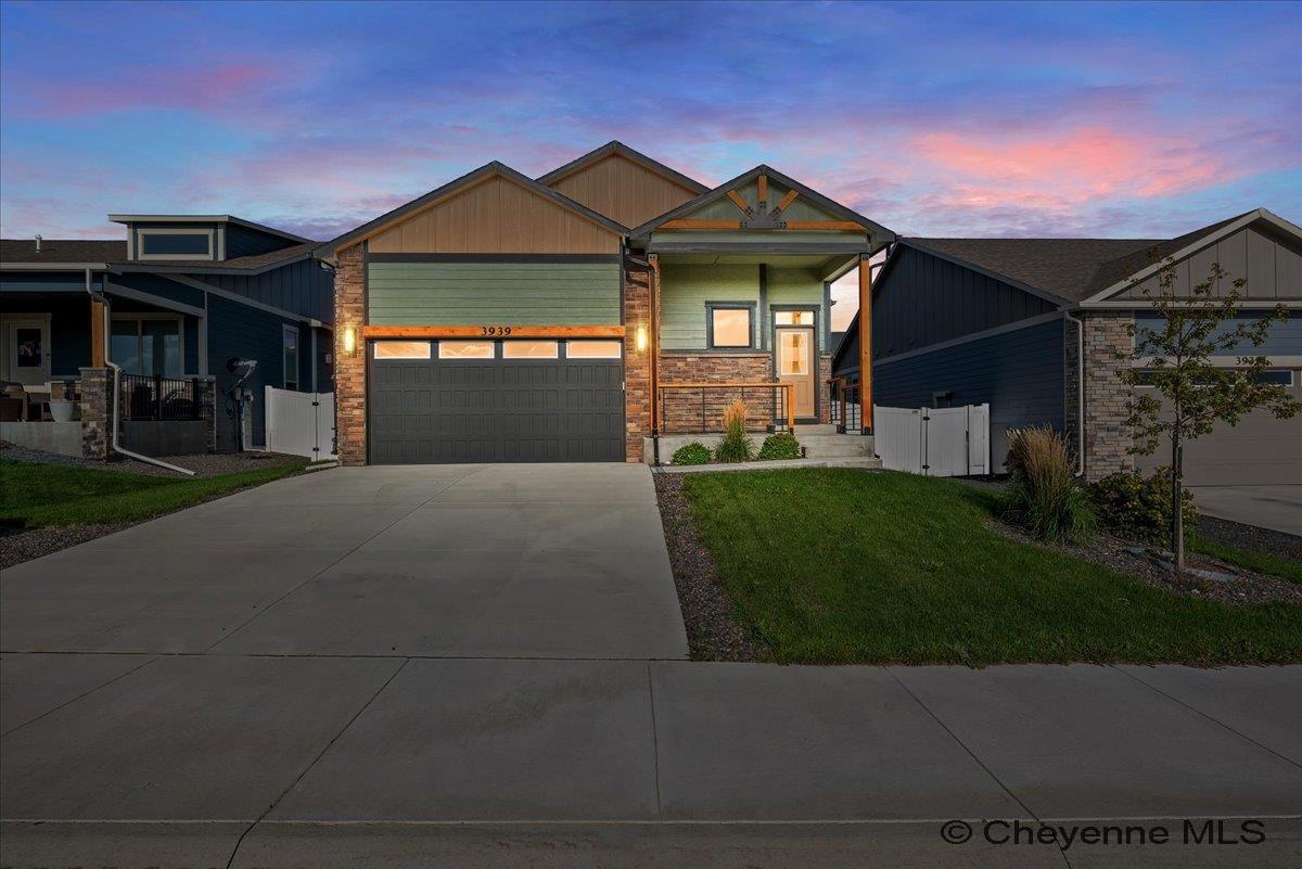 3939 Dixon Dr — photo