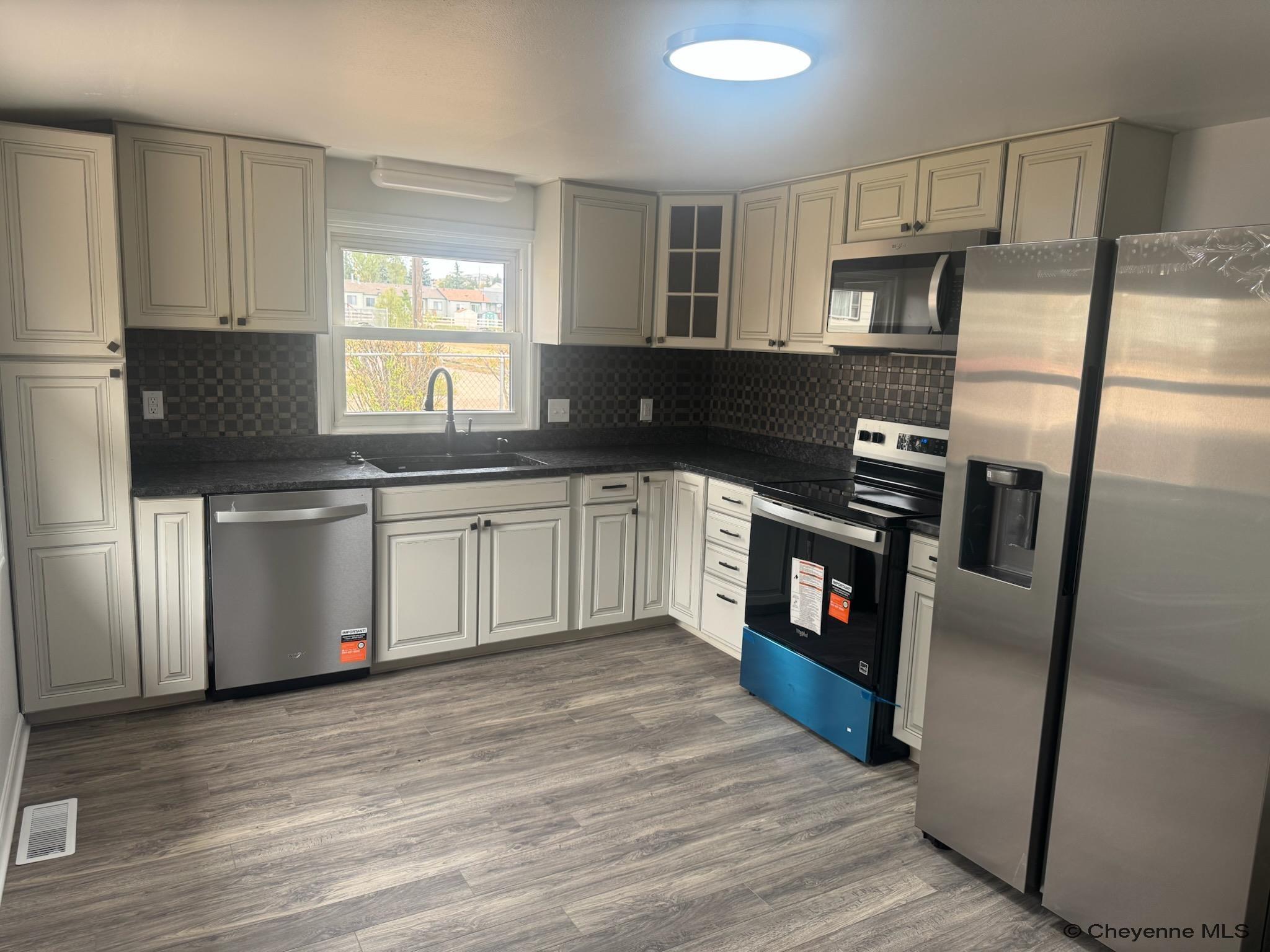 4784 Vosler Pl — photo