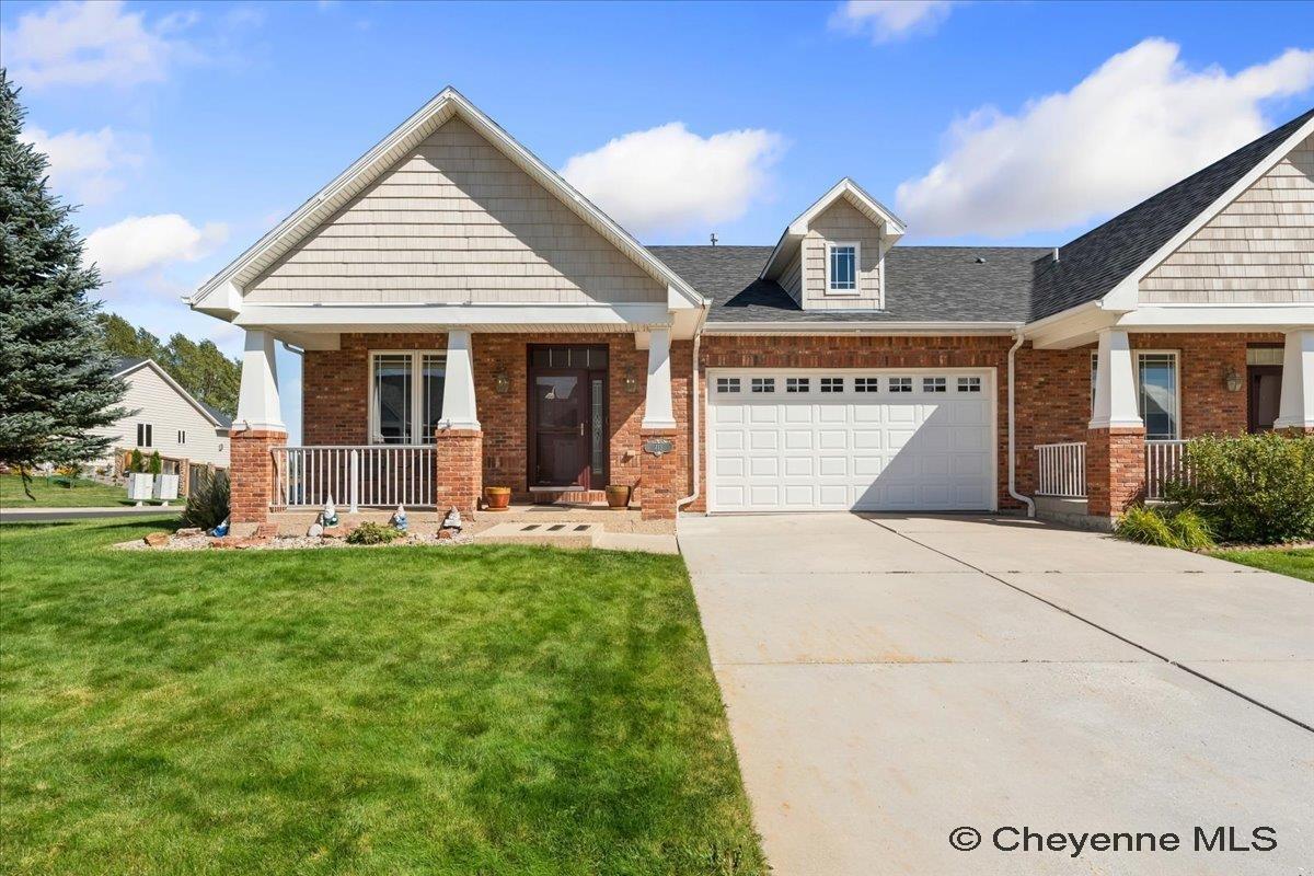 415 Sterling Dr — photo