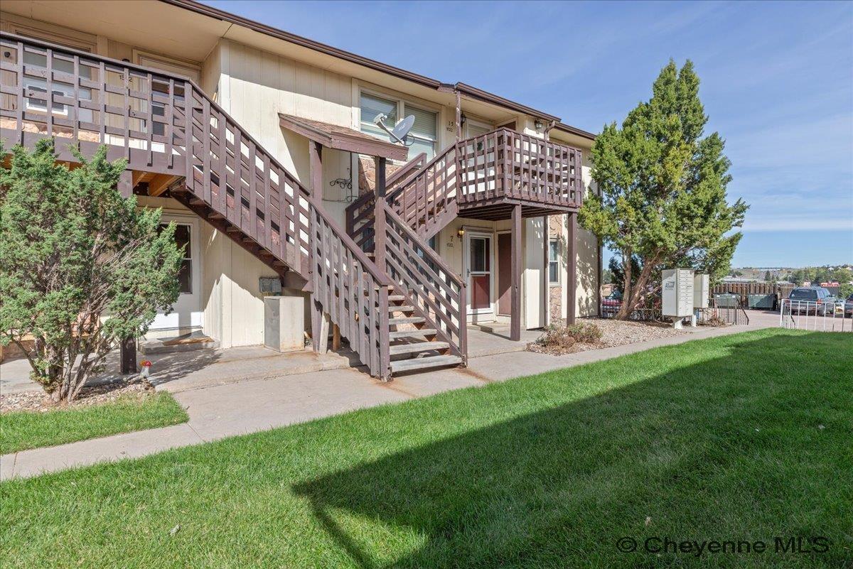 1522 Trent Ct B105 — photo