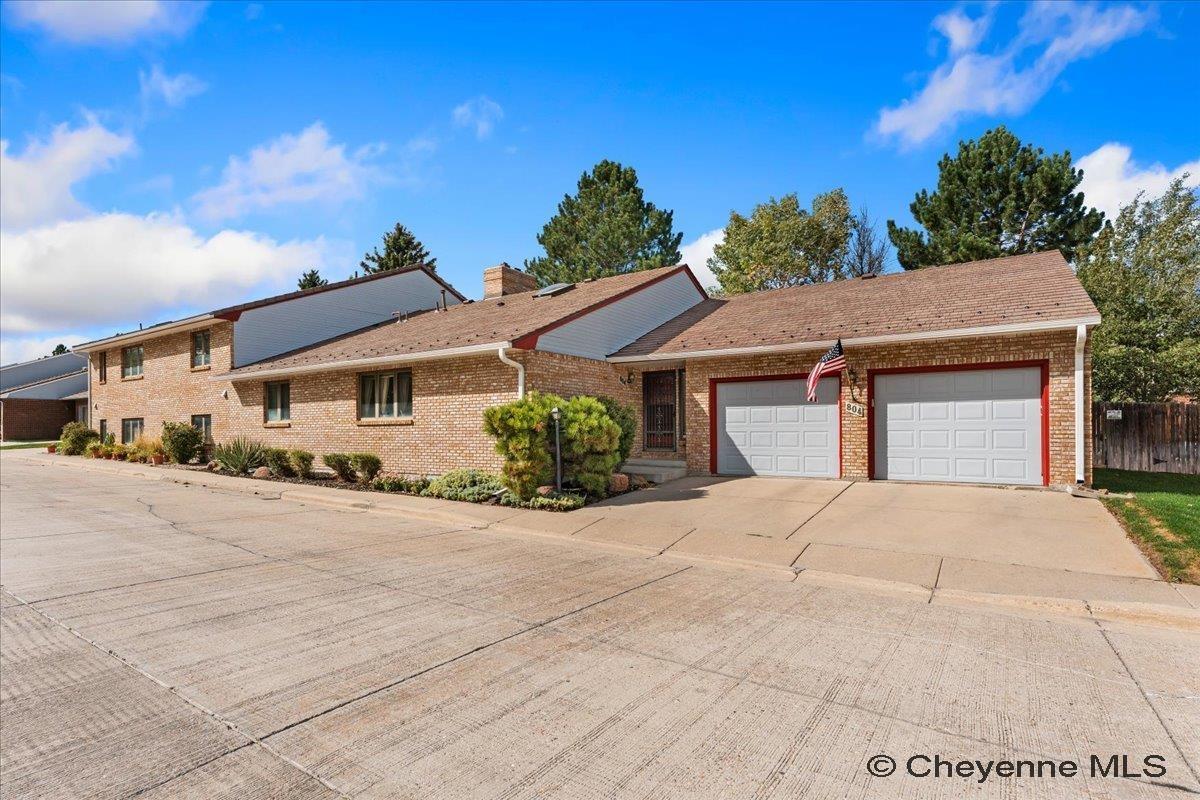 804 Mylar Park Dr — photo