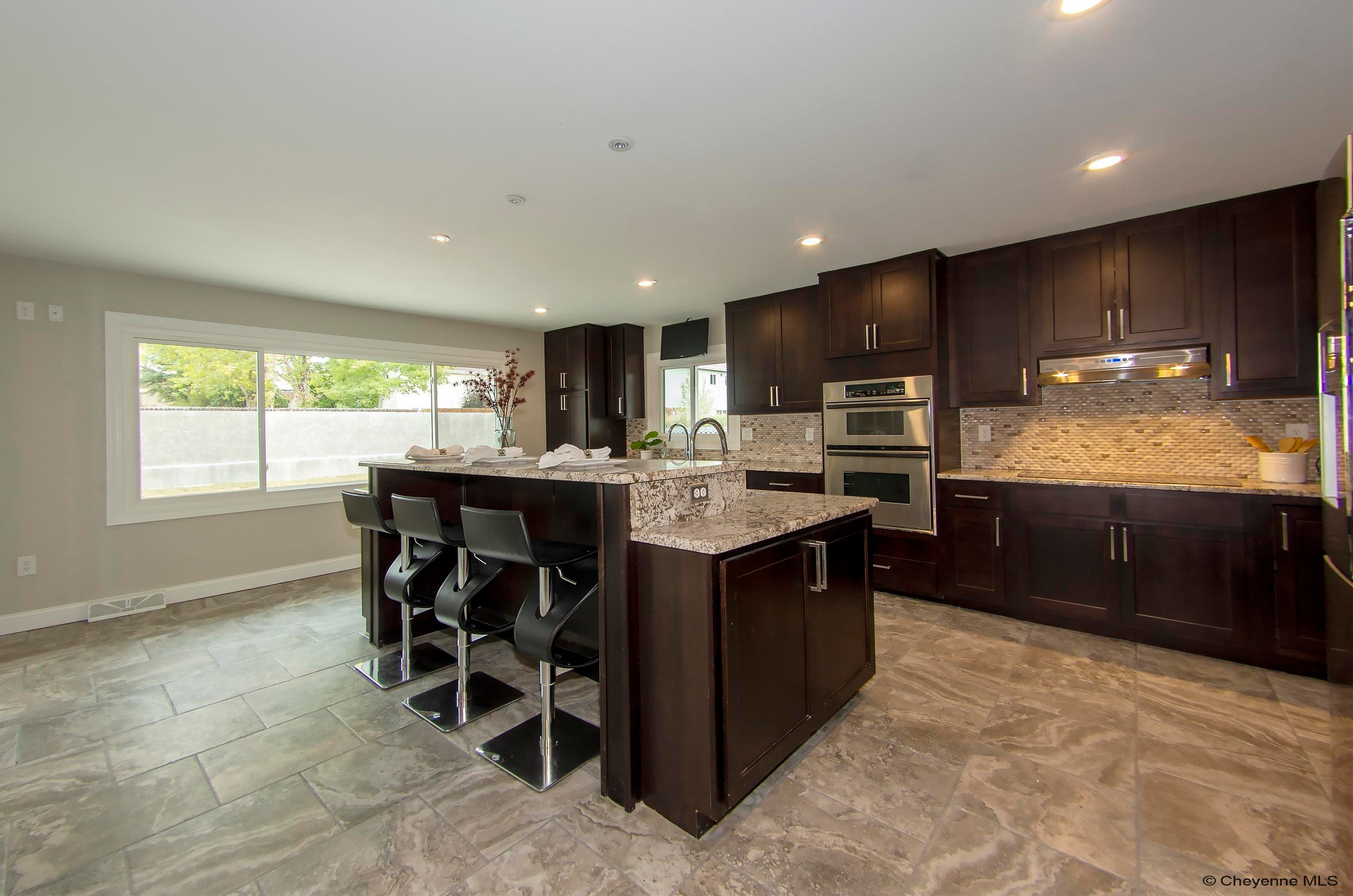 808 Virginia Ct — photo