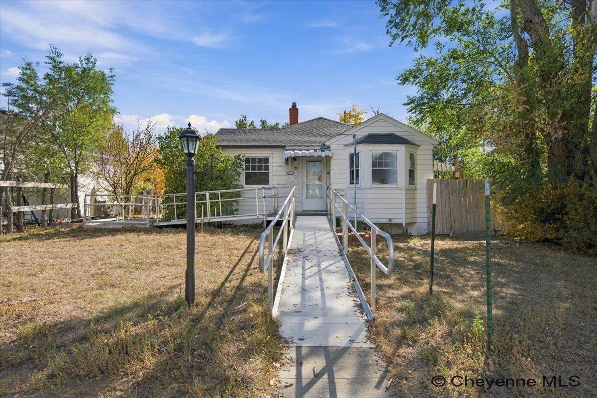 2221 E Pershing Blvd — photo