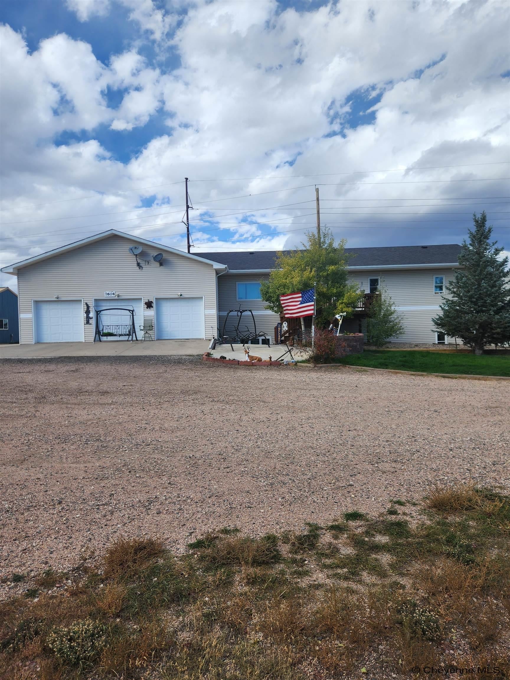 7604 Ridge Rd — photo