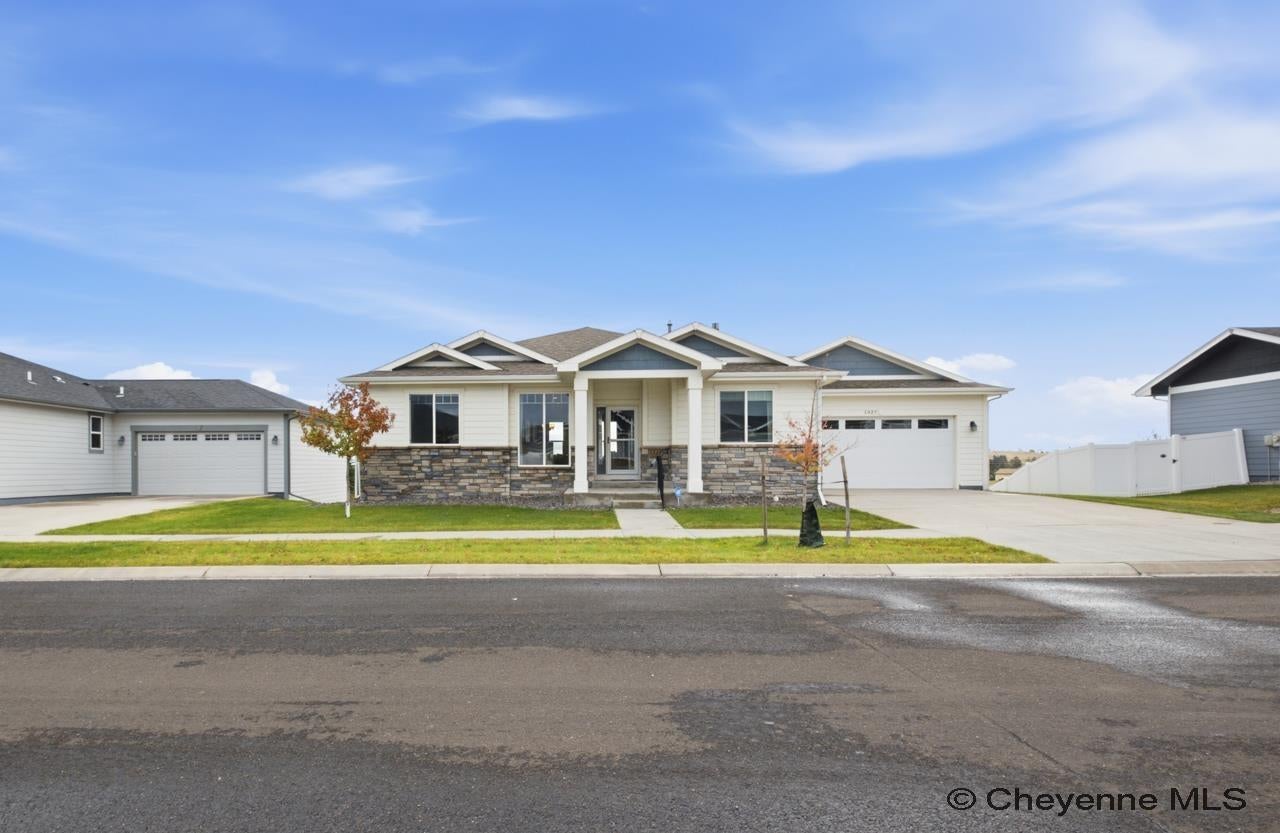 1327 Jack Ln — photo
