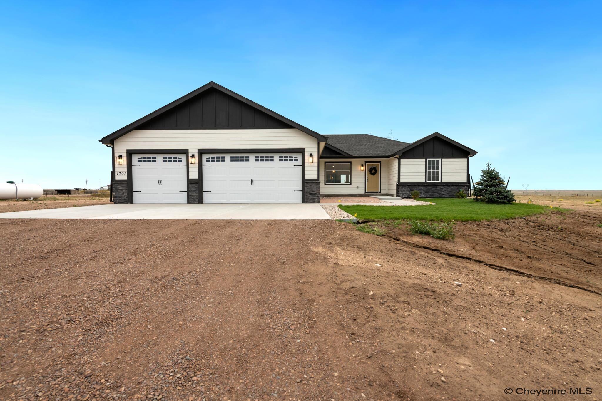 3659 Sky Train Dr — photo