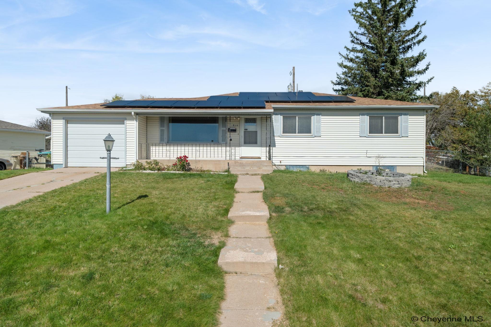 810 Cahill Dr — photo