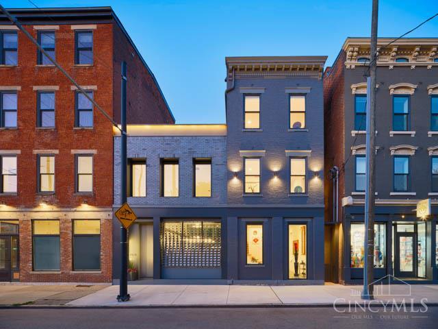 1826 Elm Street — photo