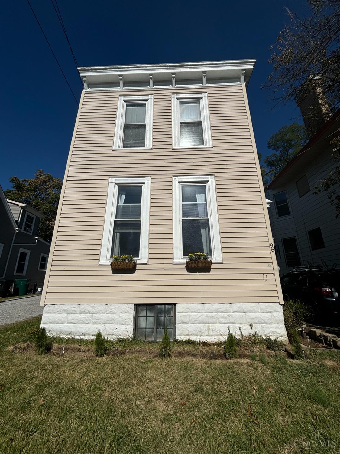 96 Juergens Avenue — photo