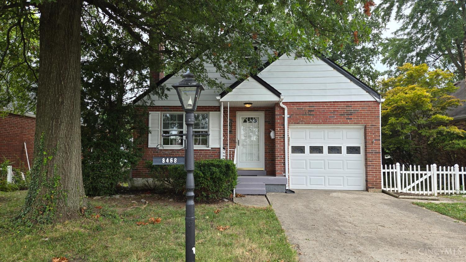 8468 Plainfield Road — photo