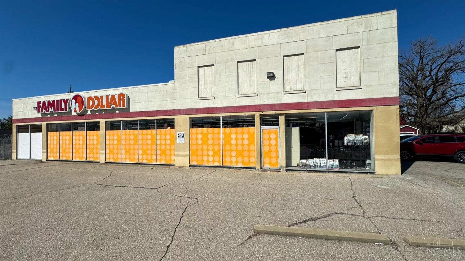 7439 Vine Street — photo