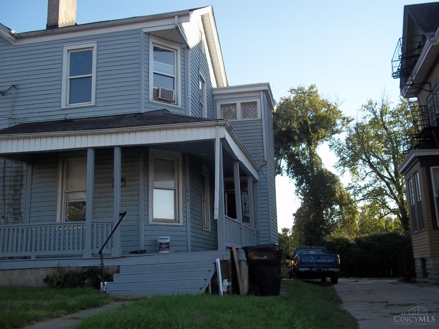 1839 Hewitt Avenue — photo