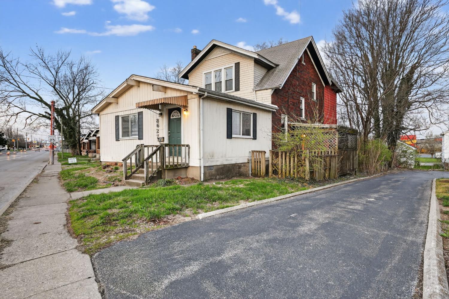 8627 Reading Road — photo