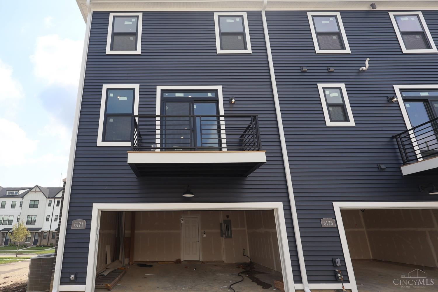 6171 Nicholas Way — photo