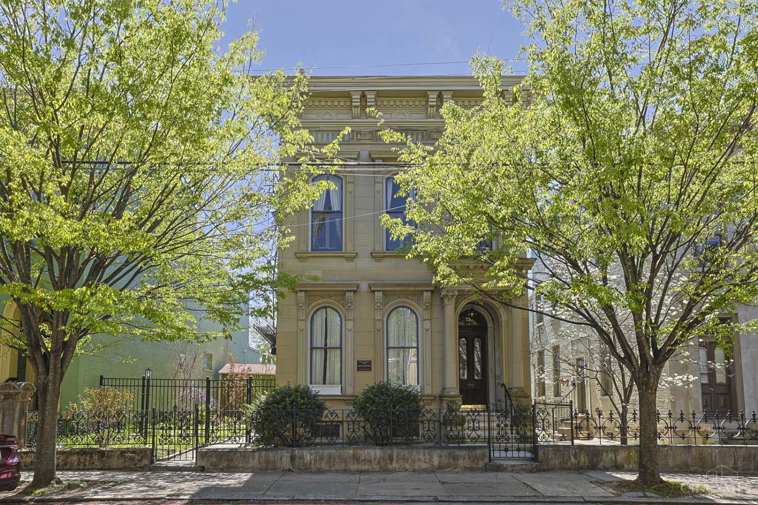 837 Dayton Street — photo