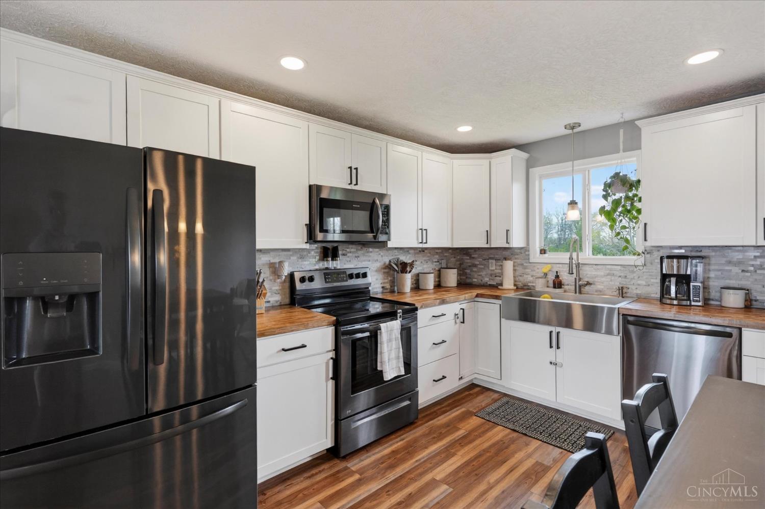 5879 Farmers Road — photo