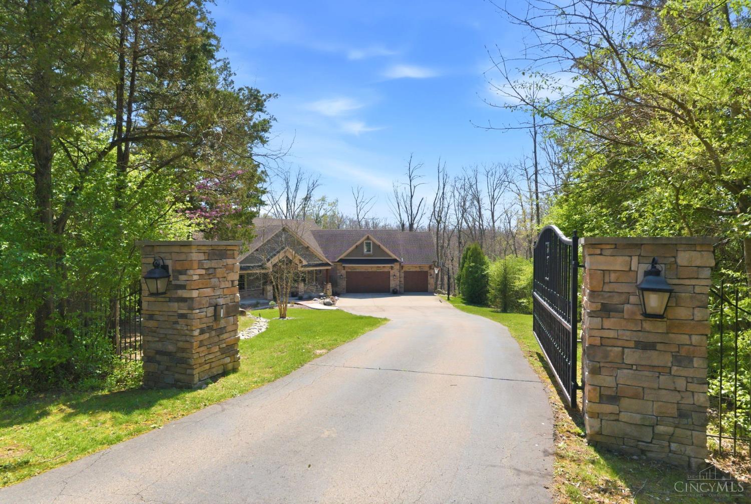 855 Willow Oak Court — photo