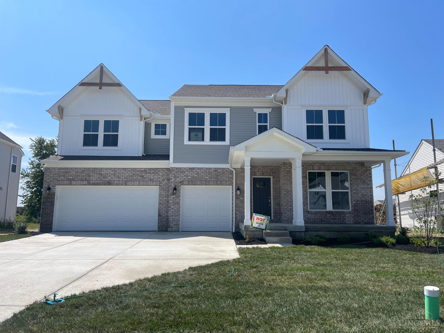 1751 Goldfinch Lane — photo