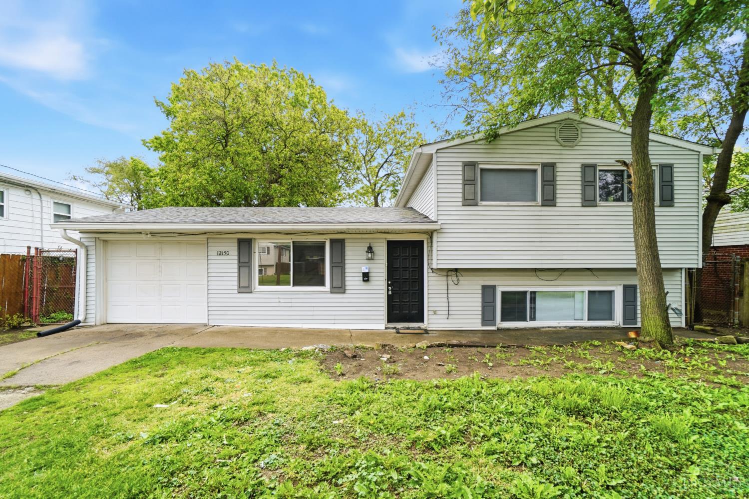 12150 Marwood Lane — photo