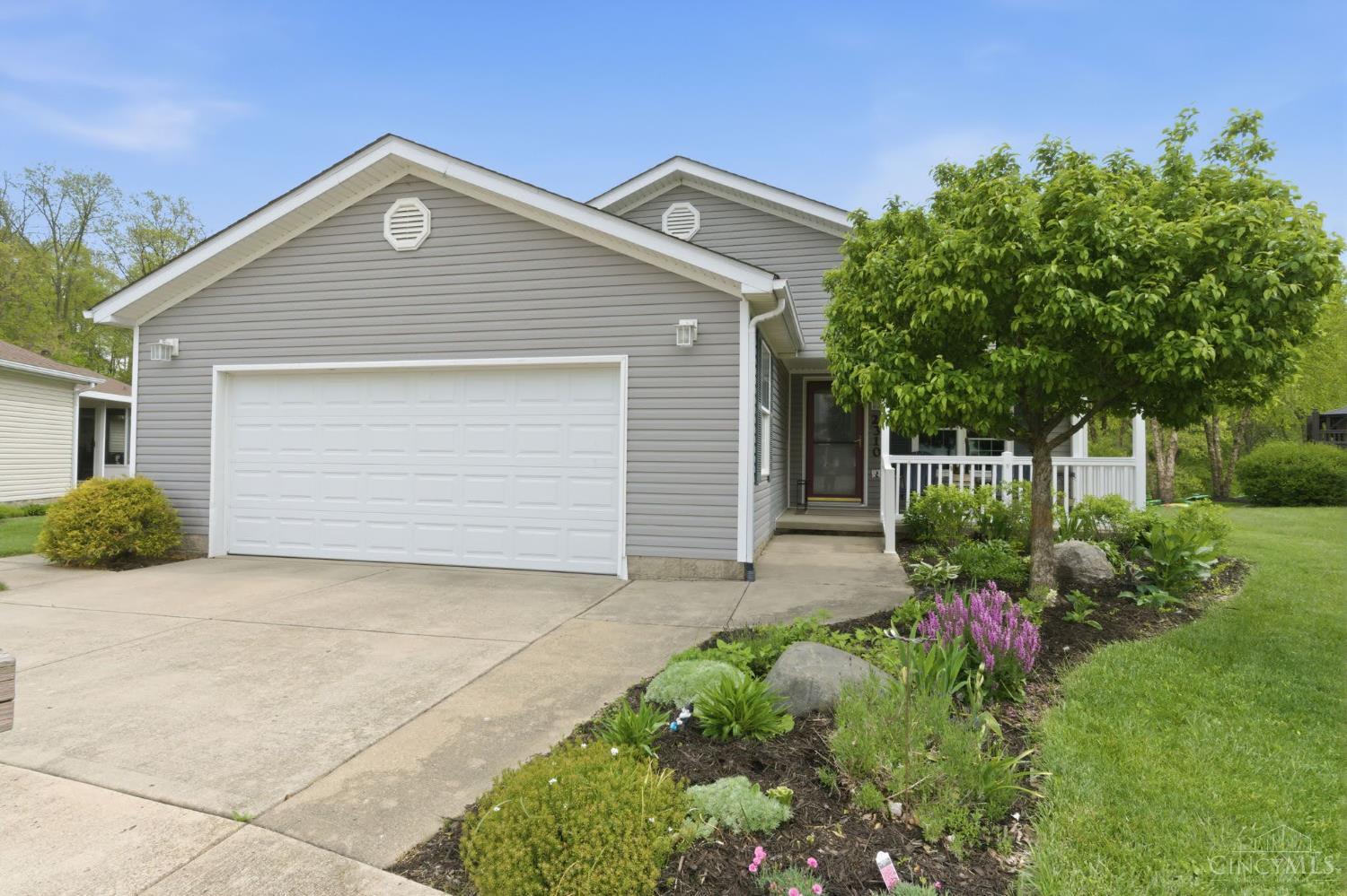 2310 Mallory Court — photo