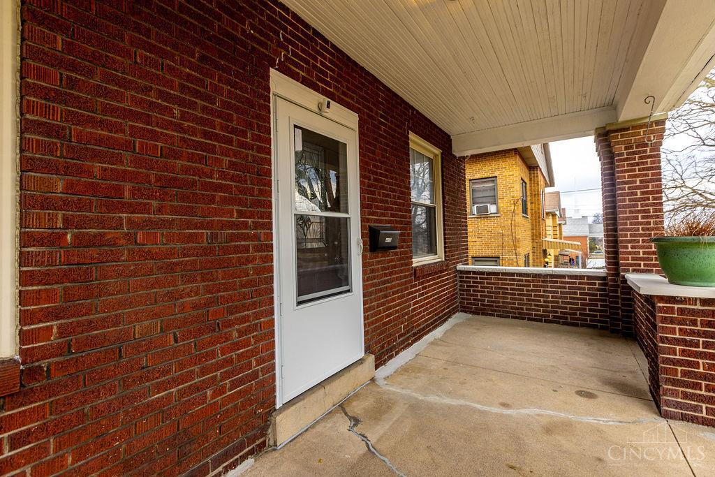 4458 W Eighth Street, Cincinnati, OH 45238 — photo 2