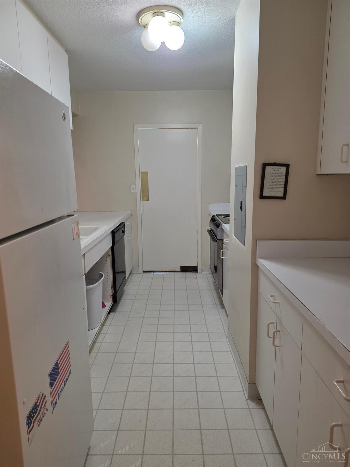 2444 Madison Road — photo