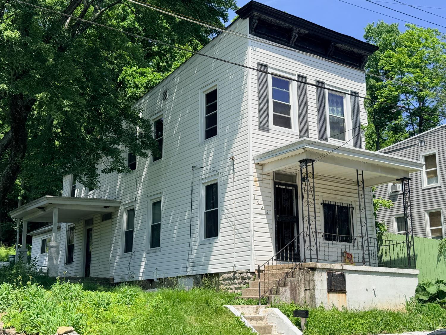 5116 Ravenna Street — photo