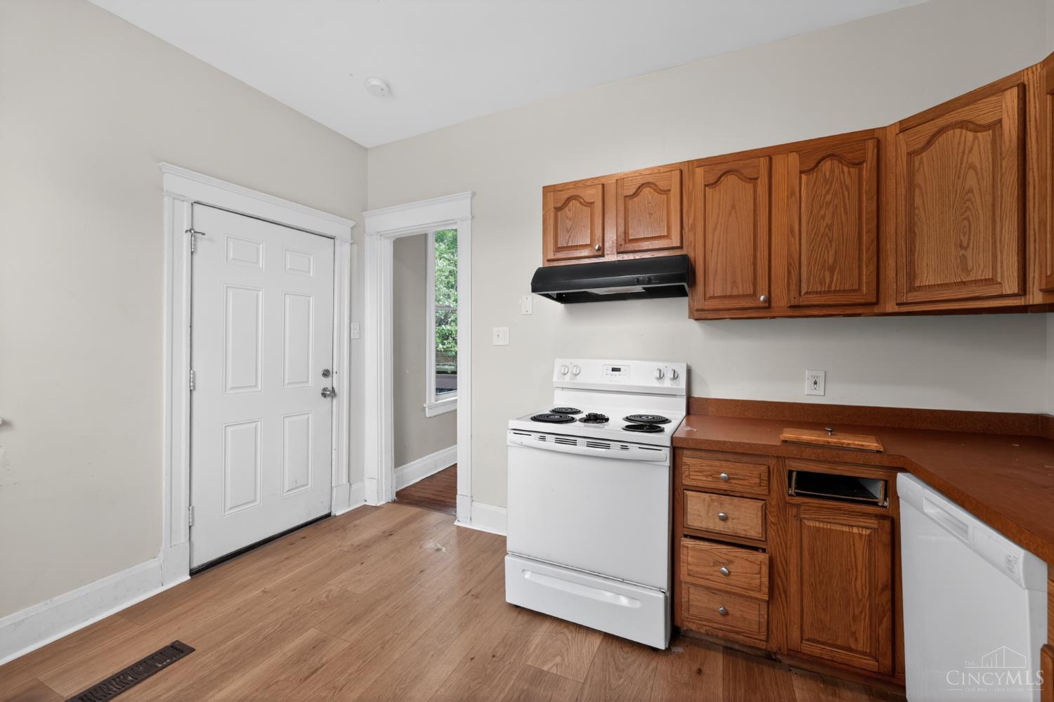 3118 Sunshine Avenue, Cincinnati, OH 45211 — photo 3