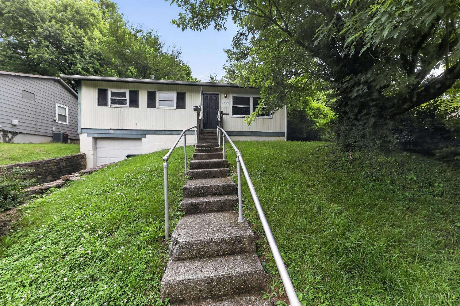 1714 Monterey Court — photo