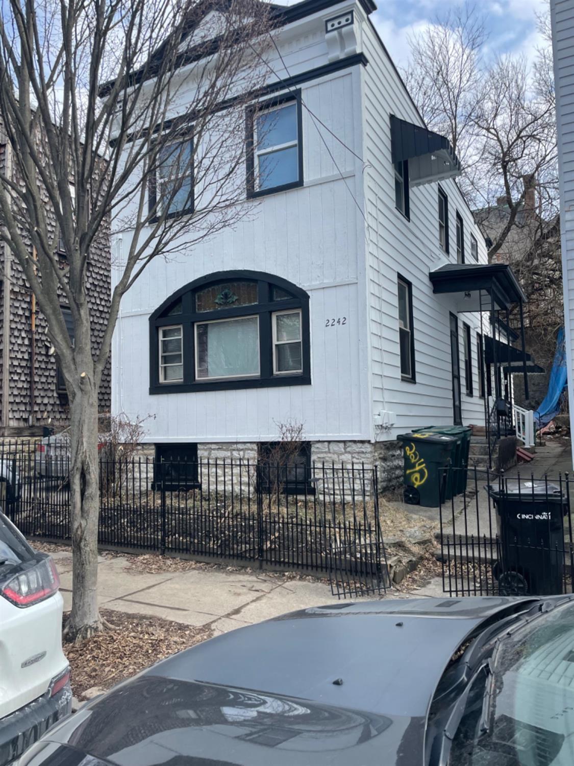 2242 Victor Street — photo