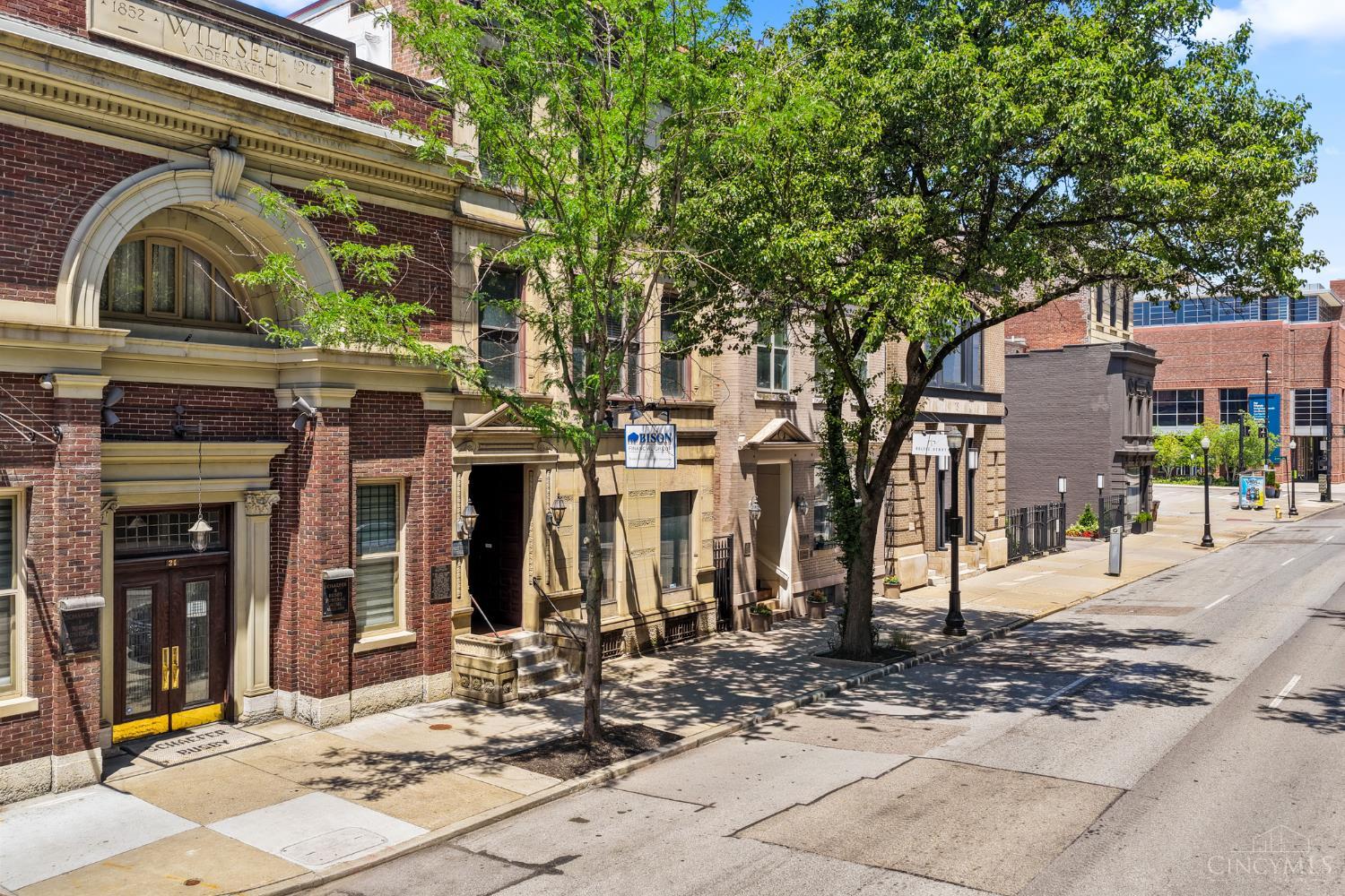 22 W Ninth Street — photo