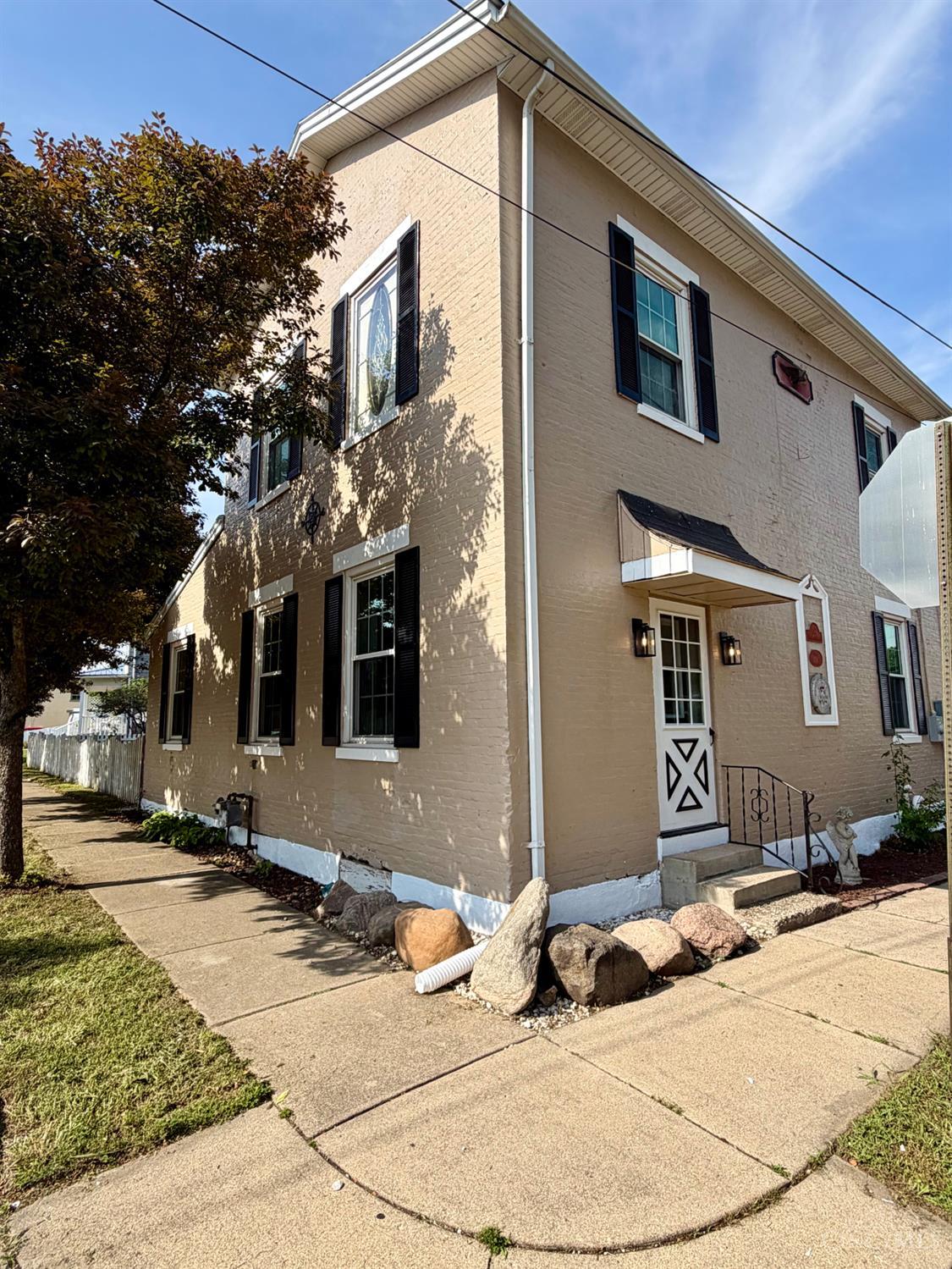 102 E Main Street — photo