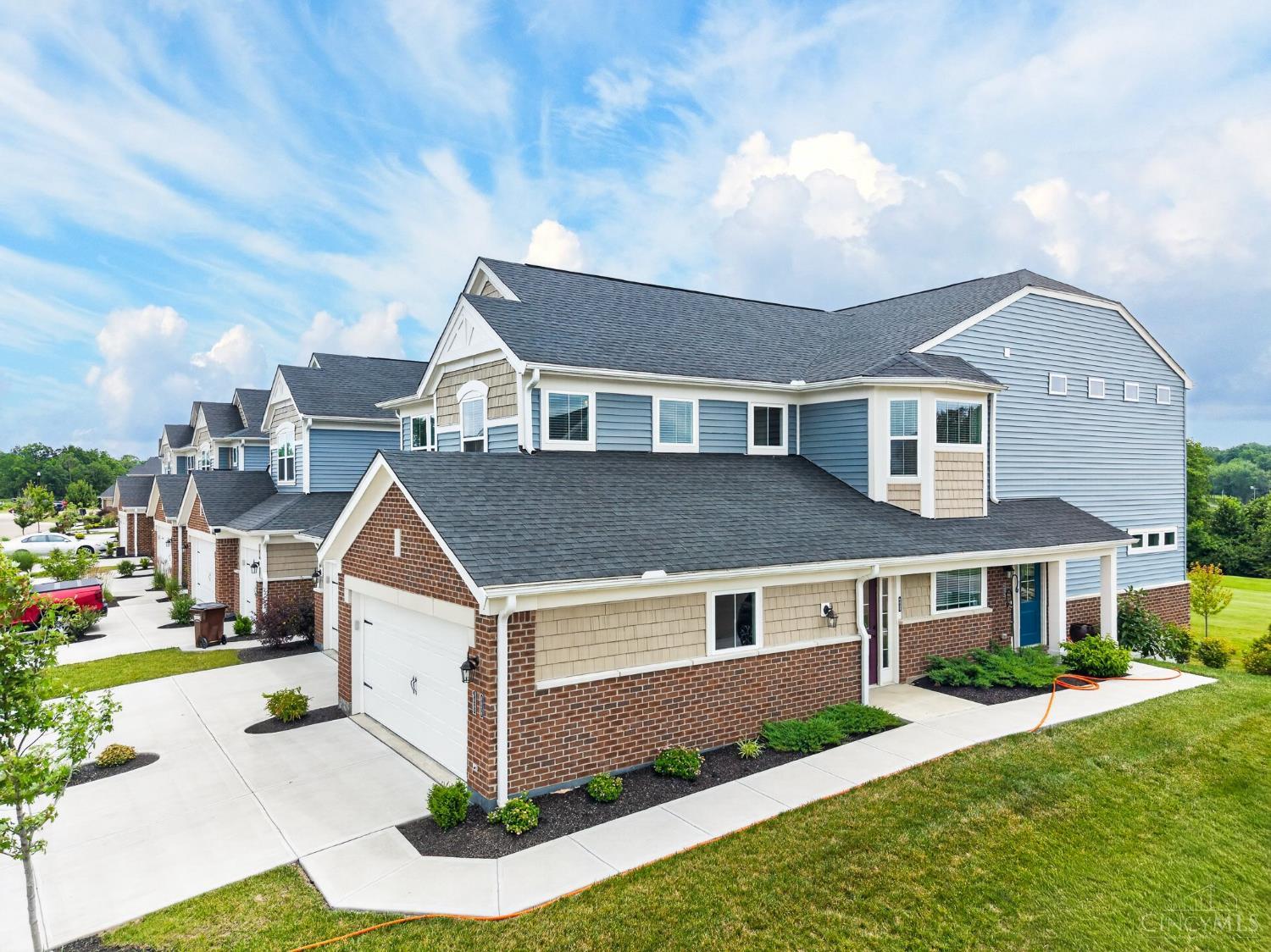 4425 Waters Edge Lane — photo