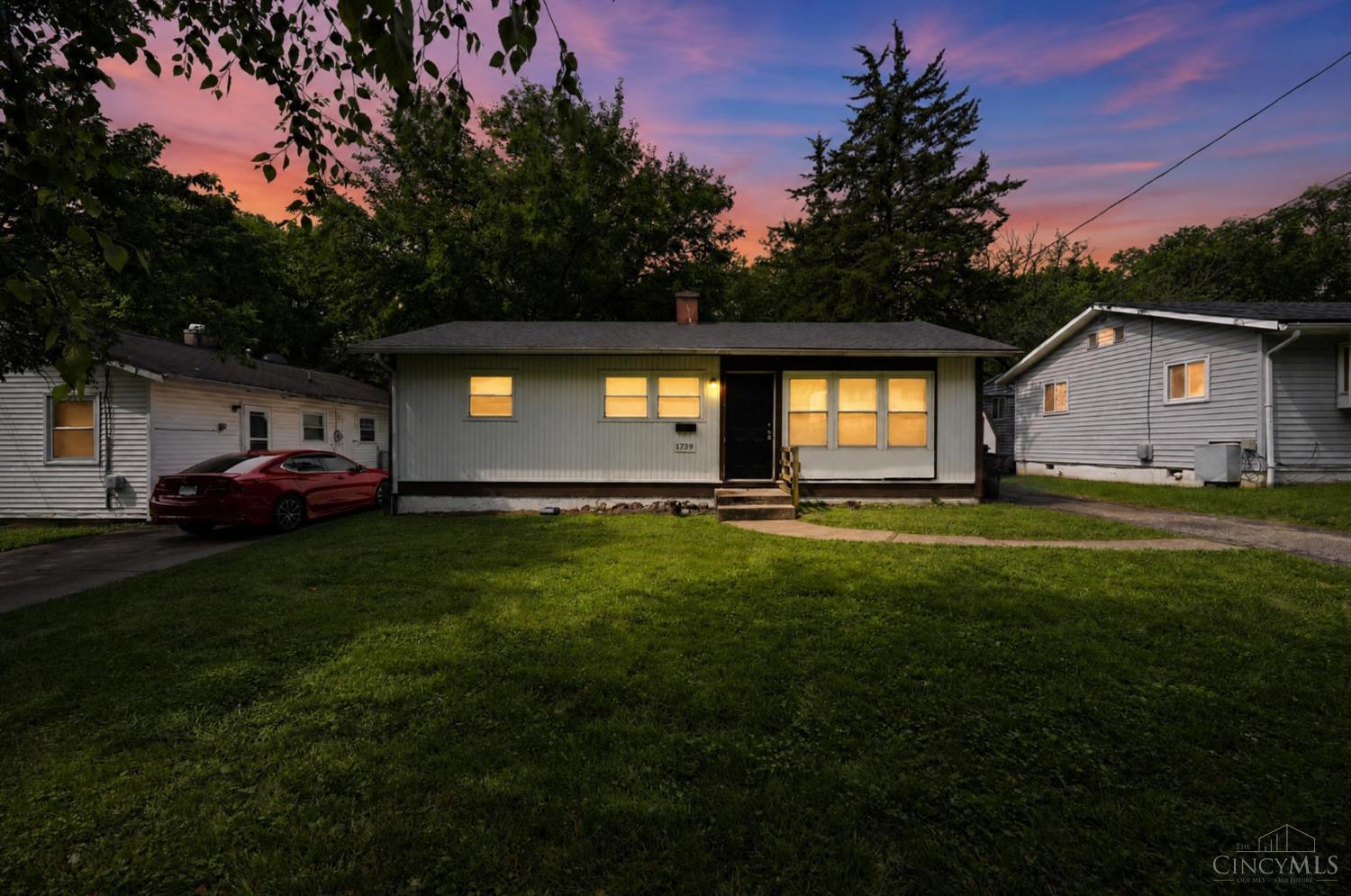 1739 Monterey Court — photo