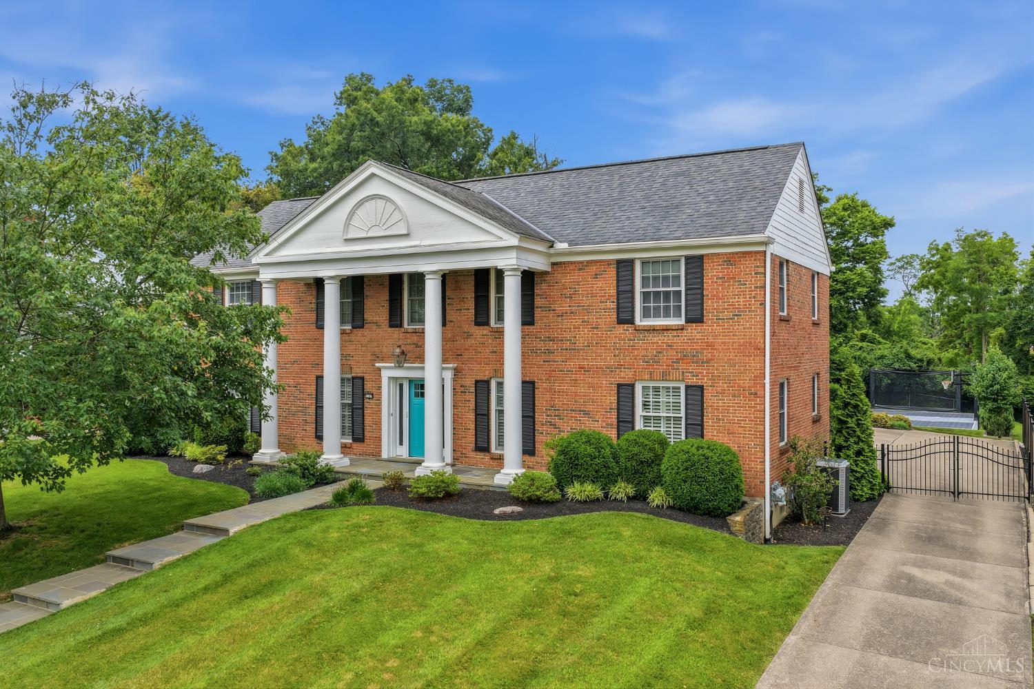 8709 Sturbridge Drive — photo