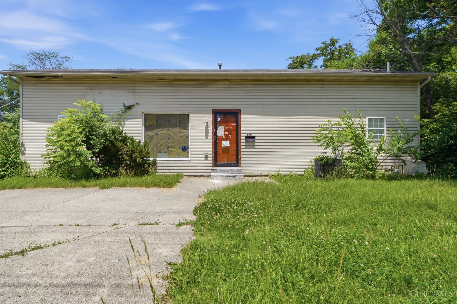 239 W Locust Street — photo