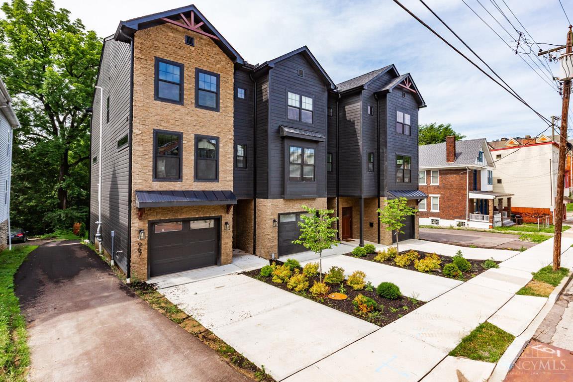 967 Windsor Street — photo