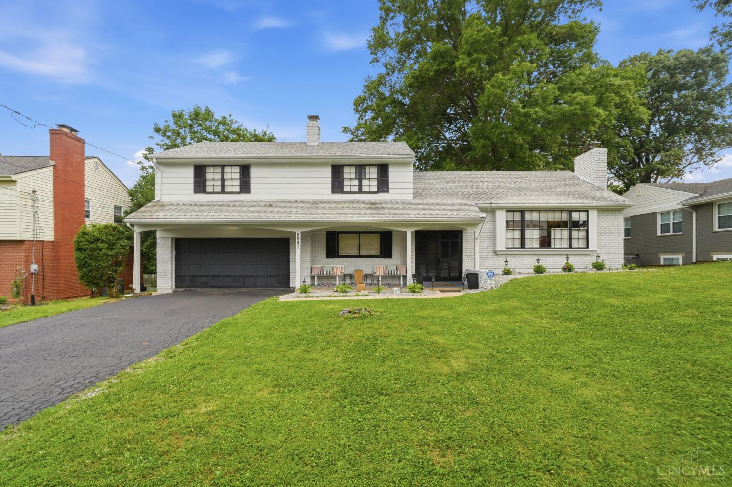 8881 Paw Paw Lane — photo