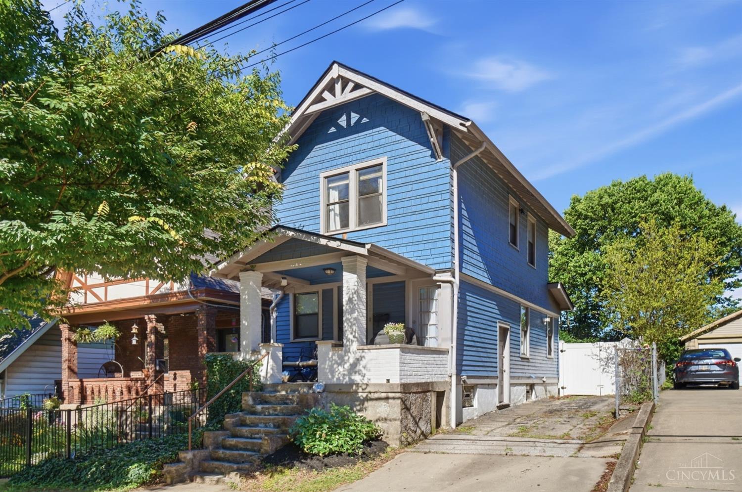 2105 W Clifton Avenue — photo