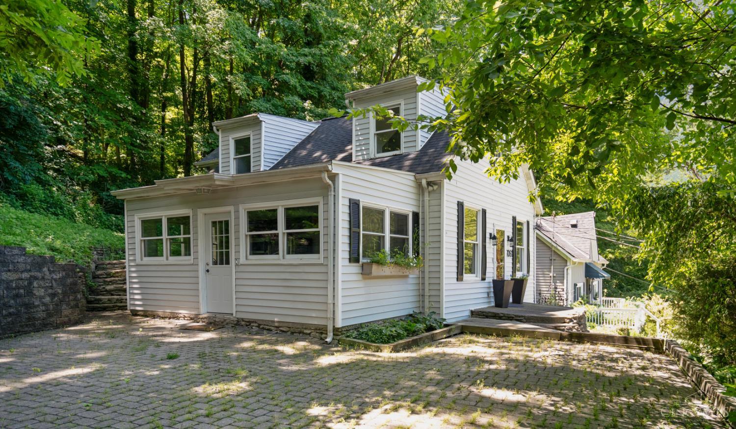 7061 Clough Pike — photo