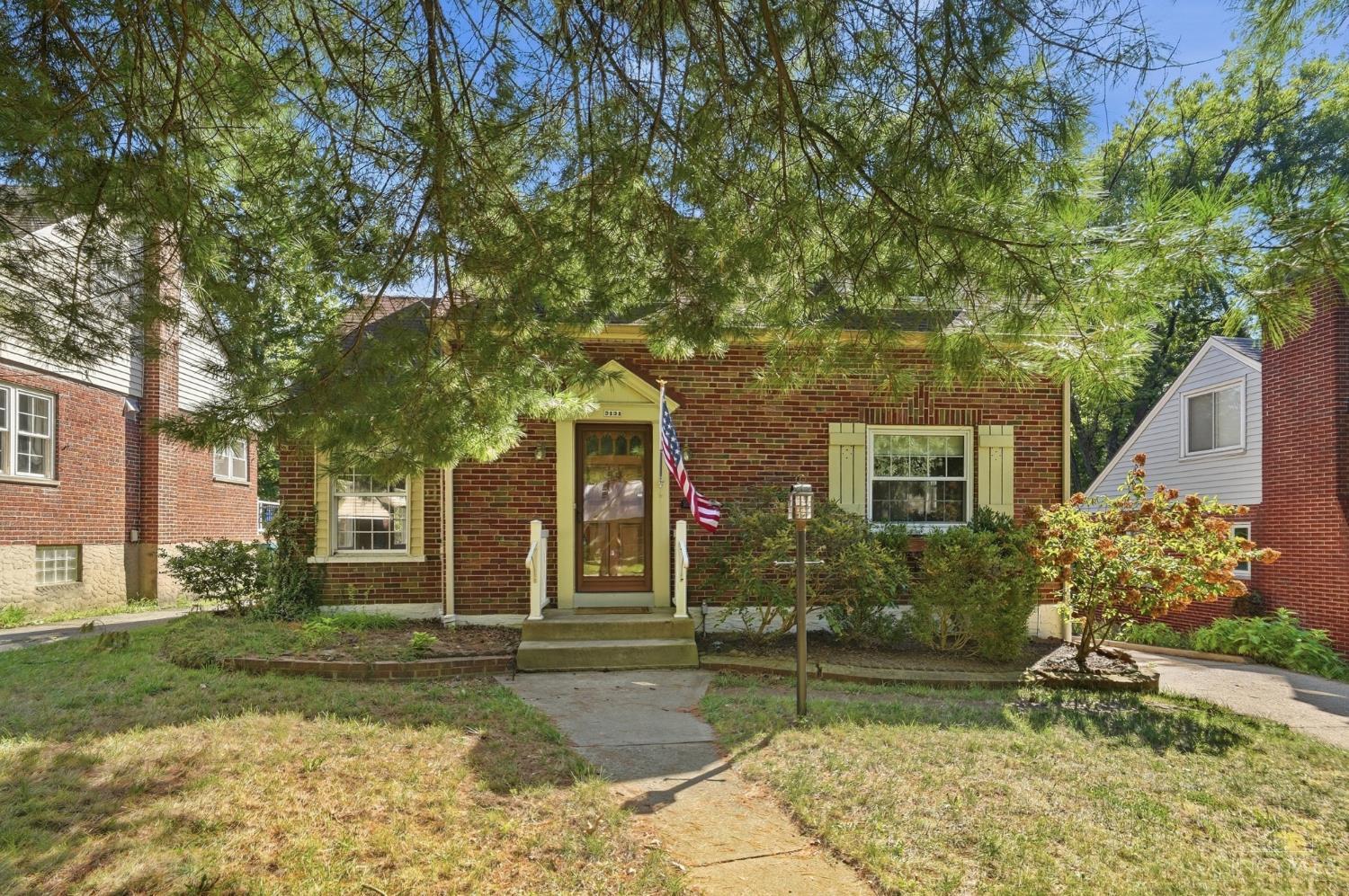 3131 Manning Avenue — photo