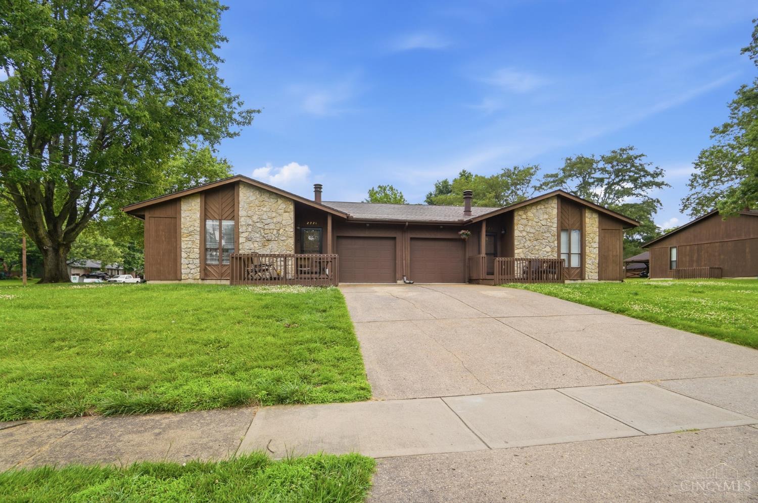 2221 Joshua Circle — photo