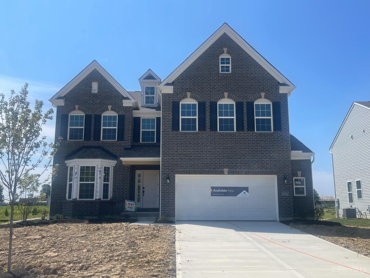 1753 Goldfinch Lane — photo
