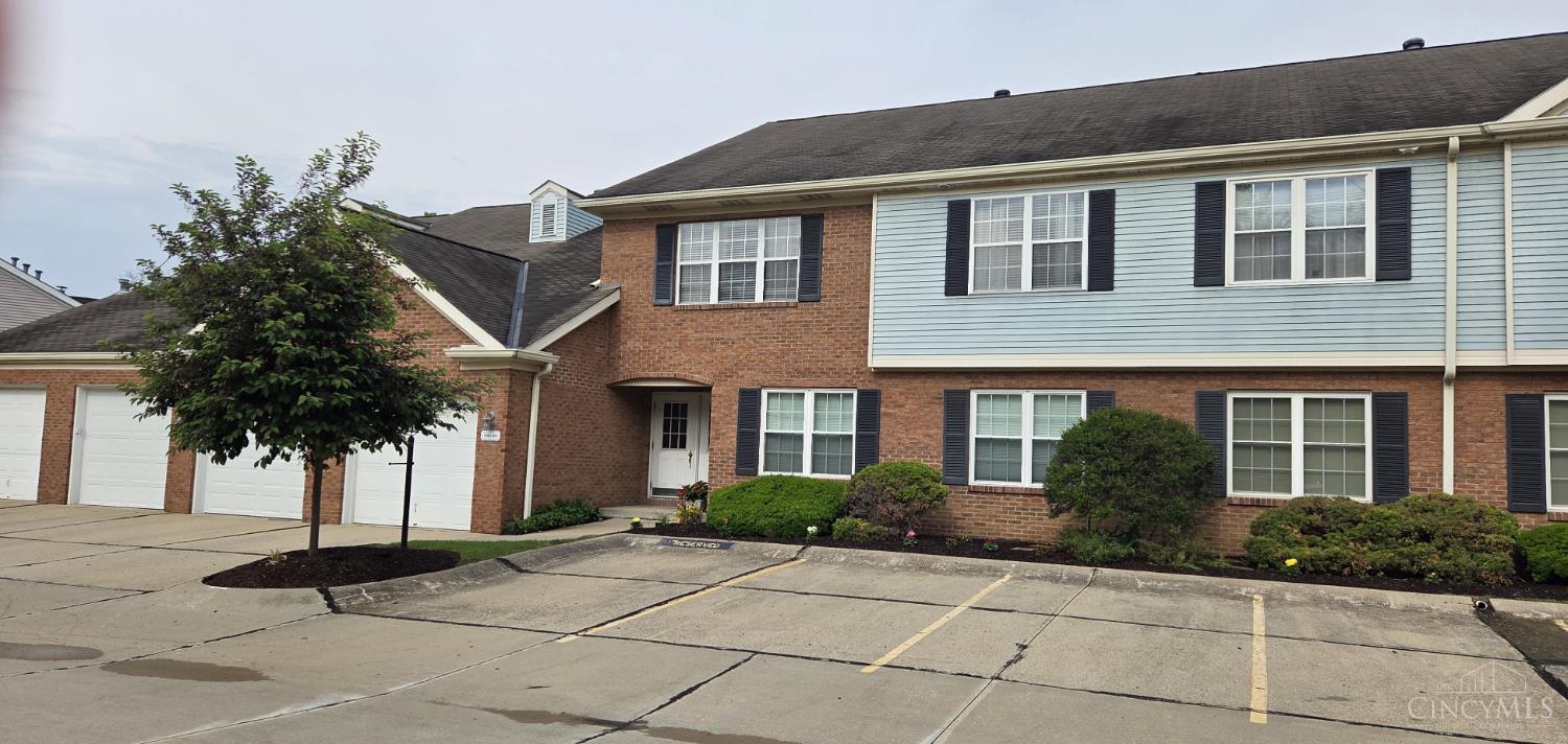 5149 Carriage Hill — photo