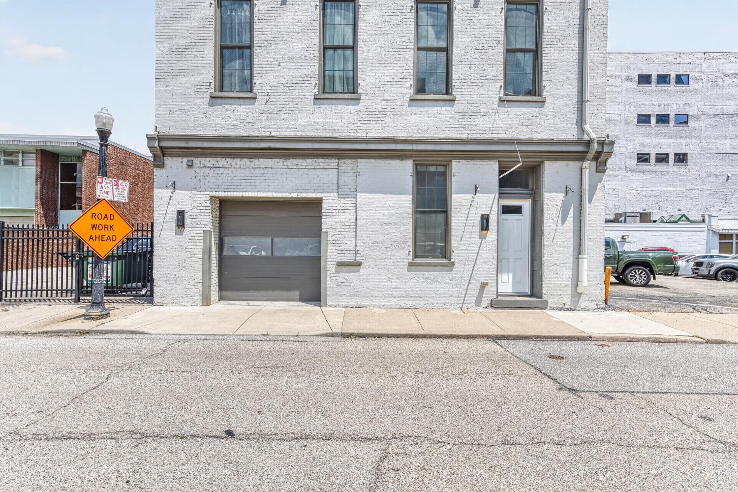 813 Broadway Street — photo