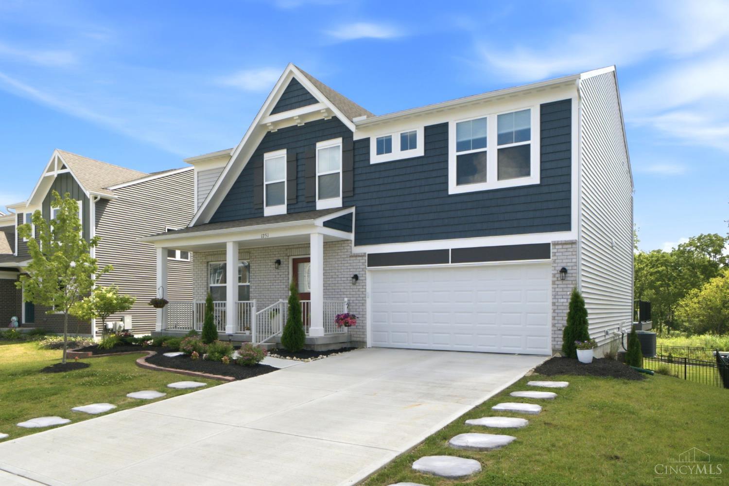 1251 Heathgate Way — photo