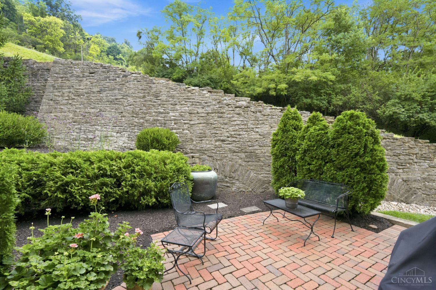 1498 Riverside Drive, Cincinnati, OH 45202 — photo 3