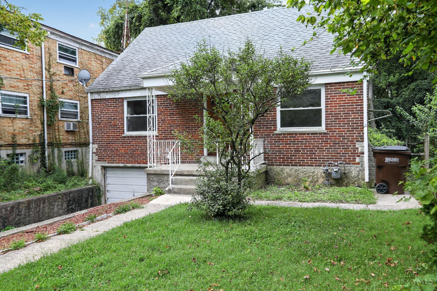 8243 Daly Road — photo