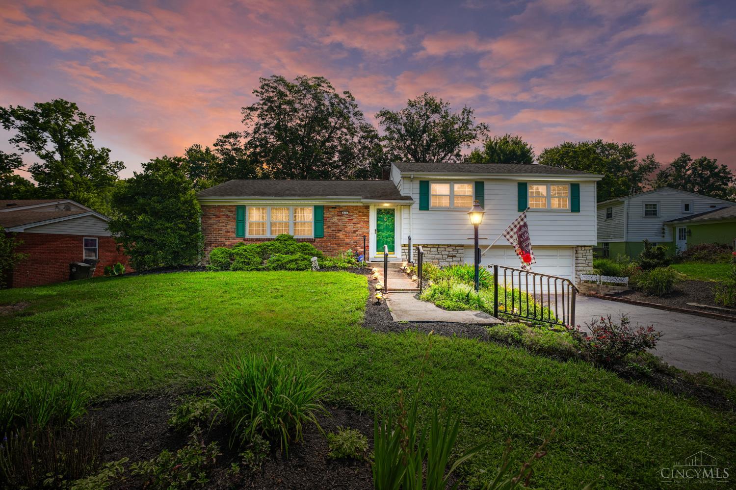 830 Sunderland Drive — photo